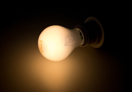 LED žiarovka PHILIPS E27 7W = 60W 2700K TEPLÁ BIELA 806lm A60