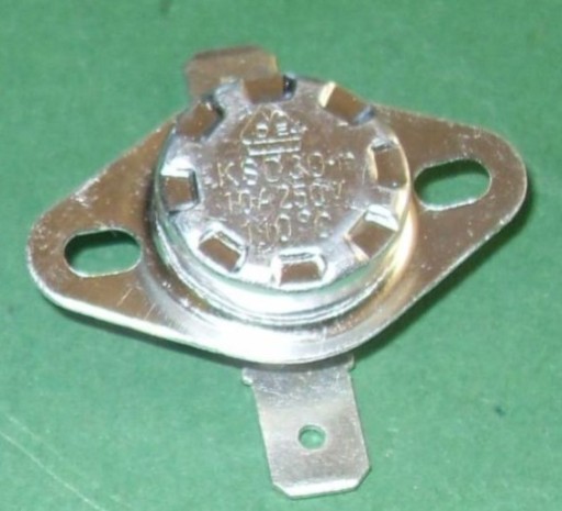 Tepelný spínač 10A 250V 110C otvorený (2238)