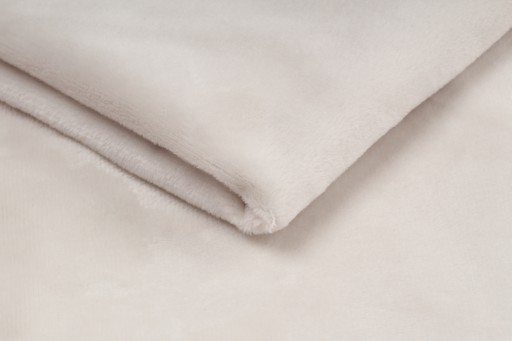 Pletenina Minky Smooth č. 2 Ecru 1/2 MB