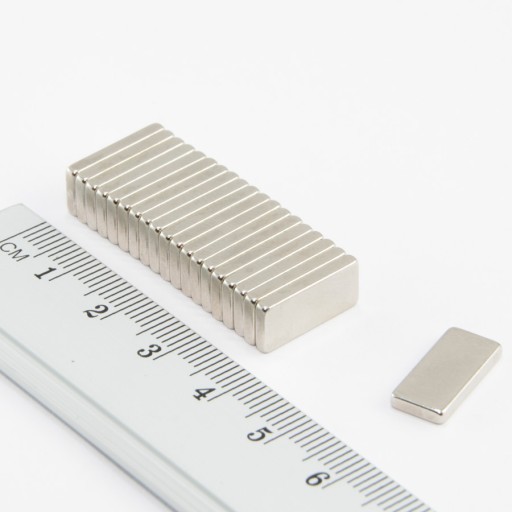 NEODYMOVÝ MAGNET TANIER 15x7x2 N38 - 10 KS