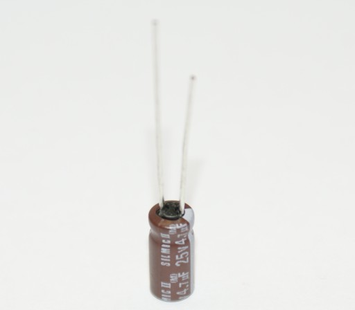 ELNA SILMIC II RFS 4,7uF/25V PRE AUDIO 6 ks (#106)