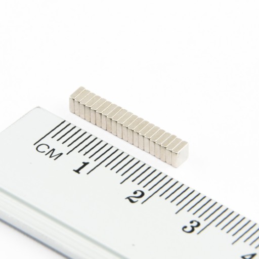 NEODYMIOVÝ MAGNET TANIER 3x3x1 N38 100 KS
