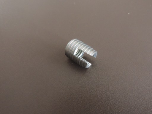 Zlomené manžety, opravný závit M5 x 0,8, manžeta 10mm