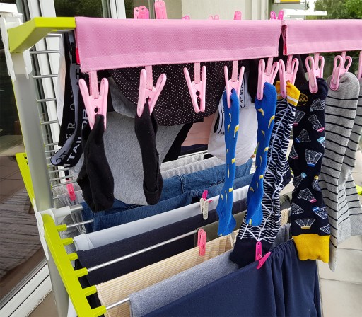 HÁK, VEŠIAK NA RADIÁTOR, SUŠIČ, 5 ks uterákov.