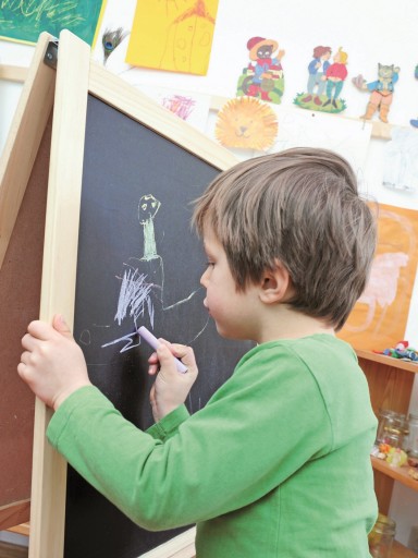 VEĽKÁ SAMOLEPIACA TABUĽA NA KRIEDU + 5x XXL CHALK