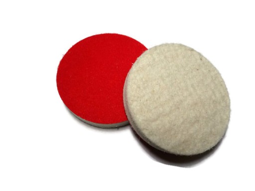 PLSTENÝ KOTÚČ S LEŠTIACÍM KOTÚČOM NA VELCRO 75 mm X 10 mm