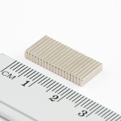 NEODYMOVÝ MAGNET 10x2,5x1 N38 - 60 KS