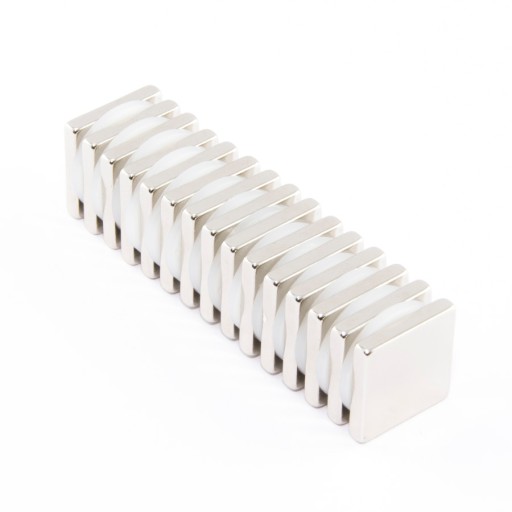 NEODYMIOVÝ MAGNET TANIER 17x17x3 N38 - 3 KS