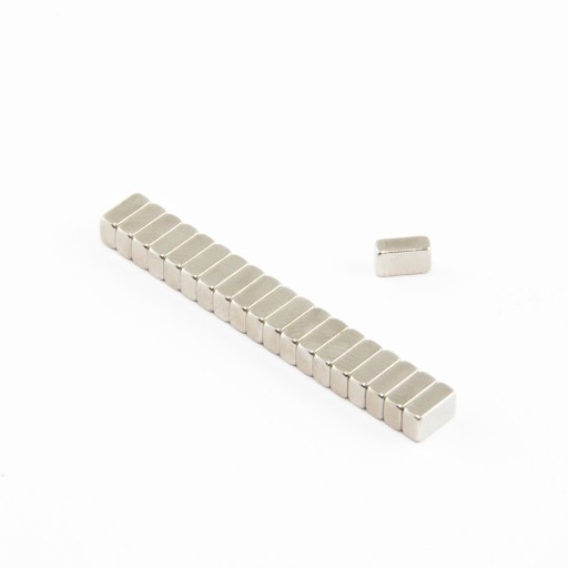 NEODYMOVÝ MAGNET TANIER 5x3x2 N38 50 KS