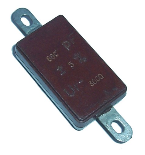 SĽUDOVÝ KONDENZÁTOR Strieborná Mica KSO-12 680pF 3000V