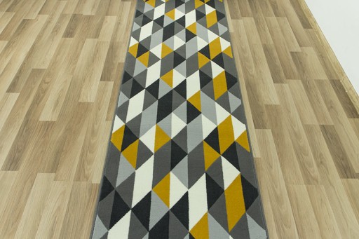 šírka 60 cm ŠEDÝ ŽLTÝ KOBEREC KOBEREC LUNA TROJUHOLNÍKY ROMBUSKY NA CHODBU
