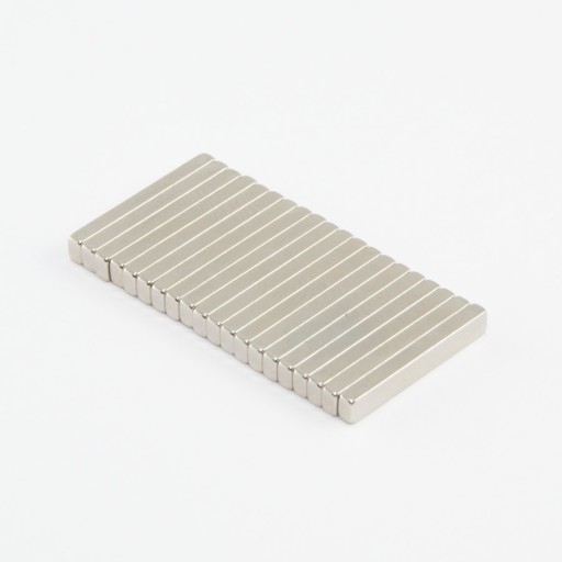 NEODYMOVÝ MAGNET 20x3x2 N38H - 15 KS