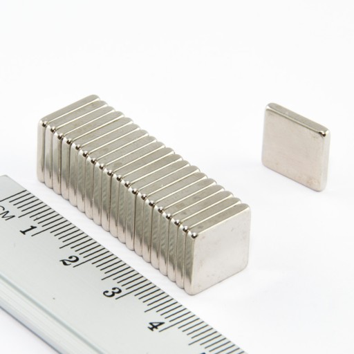 NEODYMOVÝ MAGNET 12x12x2 N38 - 10 KS