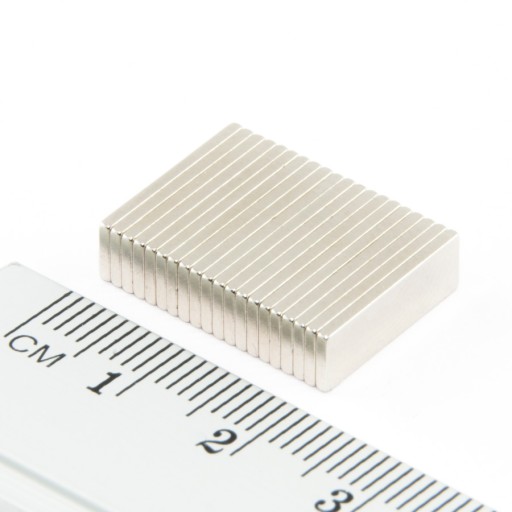 NEODYMOVÝ MAGNET TANIER 15x5x1 N38 - 25 KS