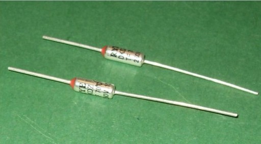 TEPELNÁ POISTKA 10A 250V 90 C stupňov (2130)