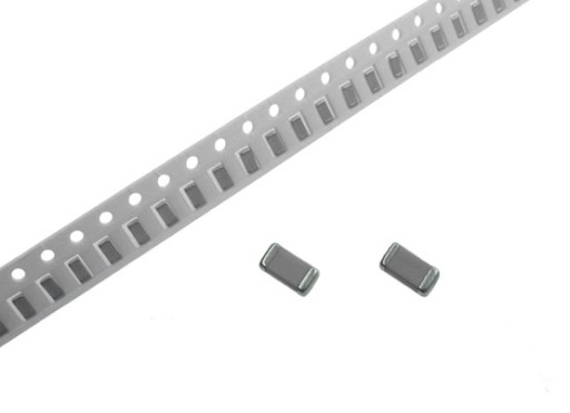SMD kondenzátor 68pF 50V 5% X7R 1206 KPL = 50 ks