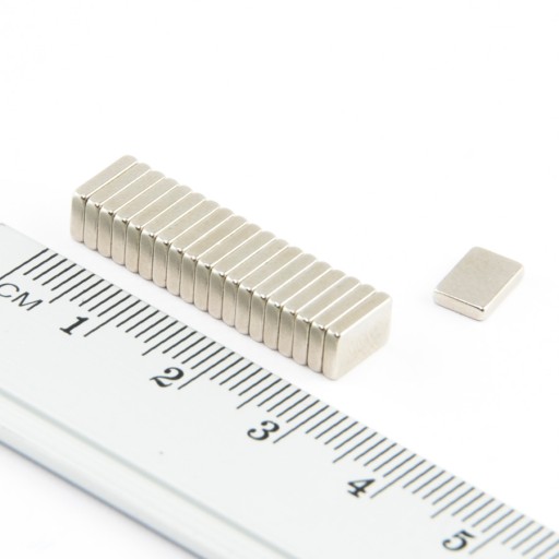 NEODYMOVÝ MAGNET 7,5x5x1,5 N38 35 KS