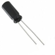 Kondenzátor 4,7uF 50V 105*C 4x7mm x25ks