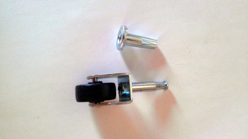 koleso fi 30 mm nástrčná objímka s kolieskami na nábytok