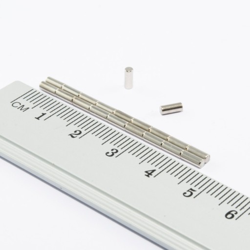 VALEC NEODYMOVÝ MAGNET 2x5 N38 SADA 50 KS