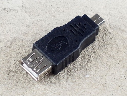 Zásuvka USB adaptéra, zástrčka micro USB