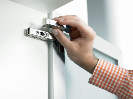BLUM - KLIP NA NÁBYTOKOVÝ PÁN - 71M2550