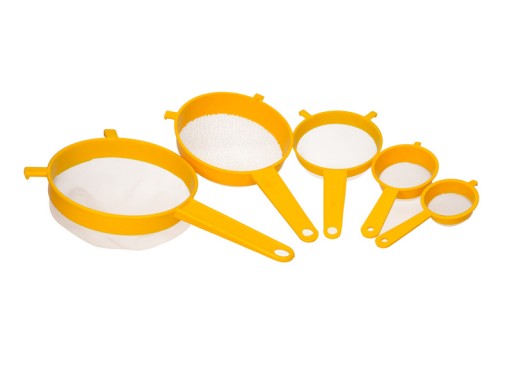 KUCHYNSKÉ SITKO plastové so šnúrkou, PRIEMER 15 cm, MIX FARIEB