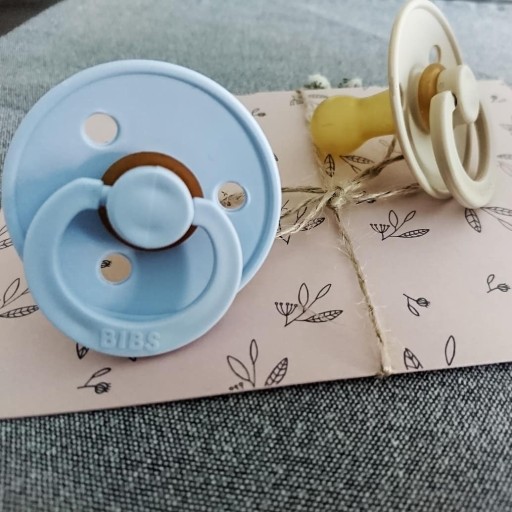 Cumlík BIBS dynamický H!T GREY veľkosť M od 6 mesiacov