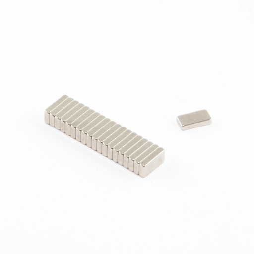 NEODYMIOVÝ MAGNET 5x2,5x1 N38 - 100 KS