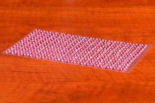 SVETLORUŽOVÉ SAMOLEPIACE KRYŠTÁLY 6mm 117sz 130