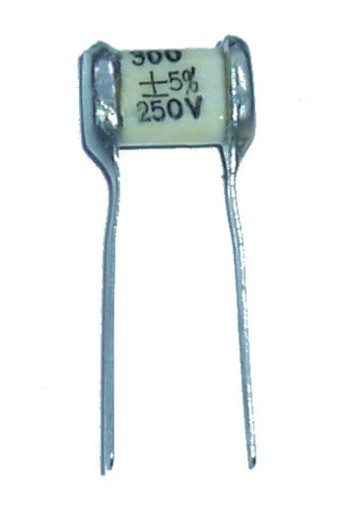 SĽUDOVÝ KONDENZÁTOR 300pF 250V Strieborná sľuda 4 kusy