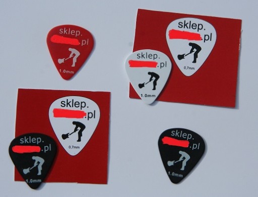 GITAROVÝ VEŠIAK NA GITARU + TRUHÁK