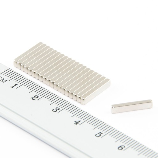 NEODYMOVÝ MAGNET NA TANIER 15x3x1,8 N38 - 25 KS