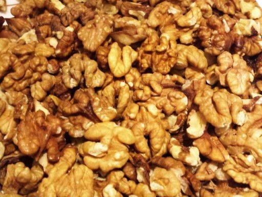 VLAŠSKÉ ORECHY 500 g 1/4 Mix orechov - polovice, štvrtiny, kúsky.