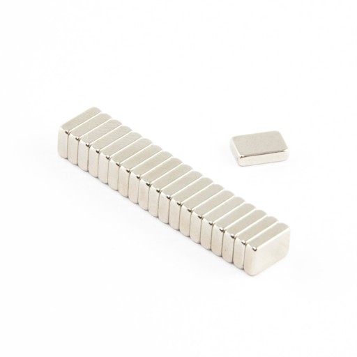 NEODYMOVÝ MAGNET 7,5x5x2 N38 - 25 KS