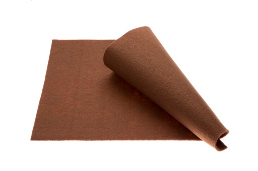 HRUBÝ A MÄKKÝ HNEDÝ PLST 30X45 200g 3mm