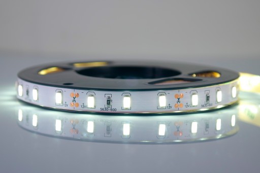 LED pás 5630 300LED na kuchynskú dosku NATURAL 1m