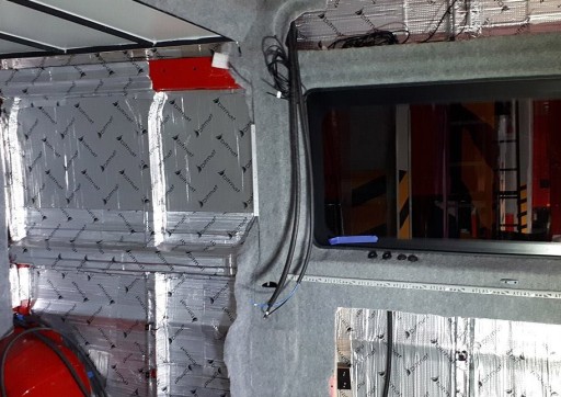 AB1 ZVUKOVÁ ROHOŽ BUTYL bitúmen ALUBUTYL ROLE tenká na kapotu motora