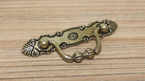 ŠTÝLOVÁ RETRO NÁBYTKOVÁ ÚCHYTKA 64 MM - UR029 AMIX