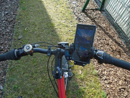DRŽIAK NA RIADITEĽ BICYKLA S POLOHOVÝM ZÁMKOM