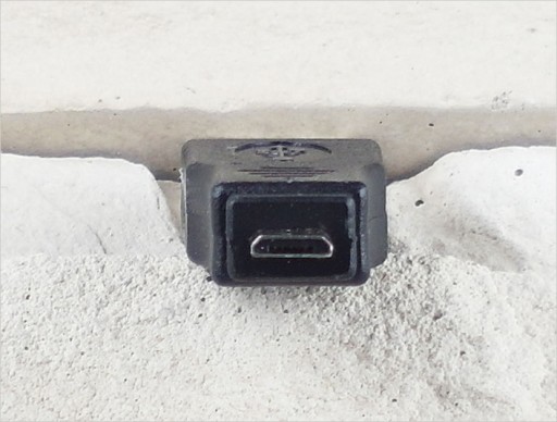 Zásuvka USB adaptéra, zástrčka micro USB