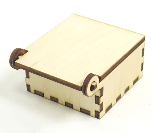 ZATVORENÁ KRABIČKA PREHLIADKA 5x5x2,5cm YD24