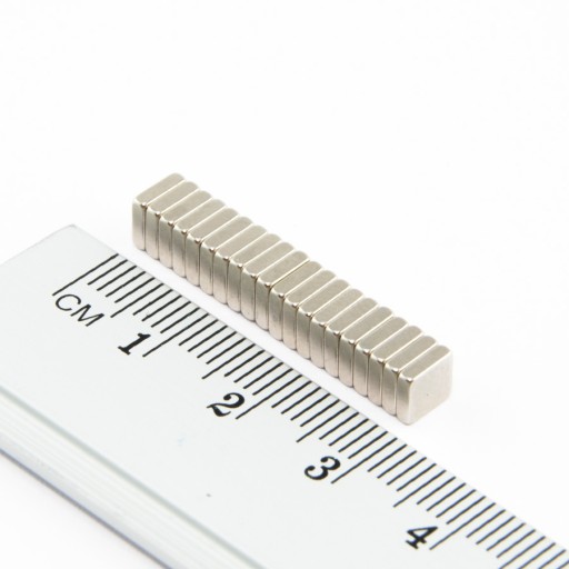 NEODYMIOVÝ MAGNET TANIER 5X5X1,5 N38 50 KS