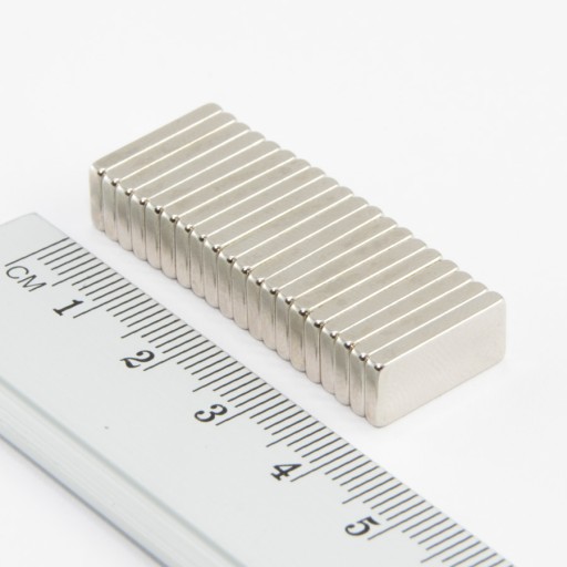 NEODYMOVÝ MAGNET TANIER 15x7x2 N38 - 10 KS