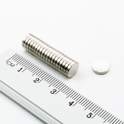 VALEC NEODYMOVÝ MAGNET 7x1,5 N38 SADA 30 KS