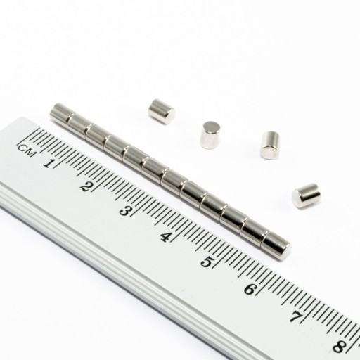 VALEC NEODYMOVÝ MAGNET 4x5 N38 SADA 30 KS