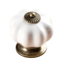 BIELY RETRO PORCELÁNOVÝ TEKVICOVÝ NÁBYTOK GOMBÍK