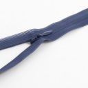 Skrytý zips YKK 55 cm, zafírovo modrá
