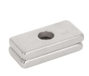 Neodymový tanierový magnet s otvorom na skrutku 20x10x3mm 2ks GEKO G02422