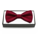 Pánsky motýlik červenej farby, elegantný motýlik v krabičke